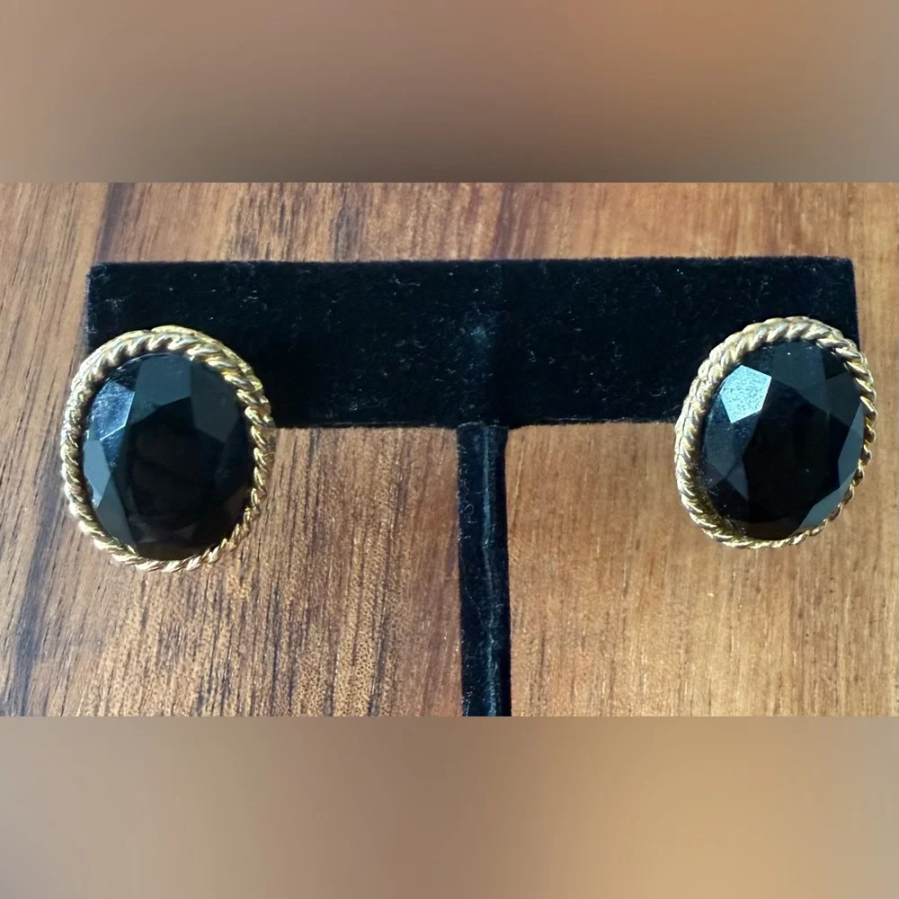 VTG Designer Les Bernard Black Glass Gold Tone Oval Clip On Earrings